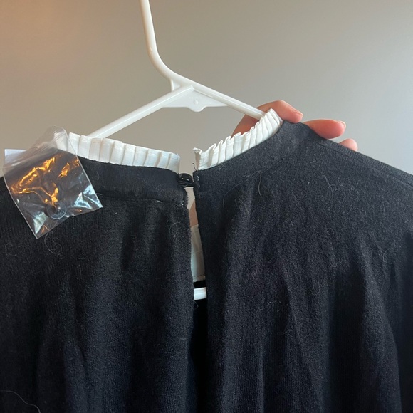 Elegant Black Sweater with White Trim - Picture 3 of 5